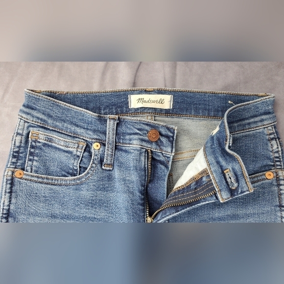 Madwell Petite 10" High-Rise Roadtripper Authentic‎ Jeans in Vinton Wash Size 26 - Picture 5 of 11